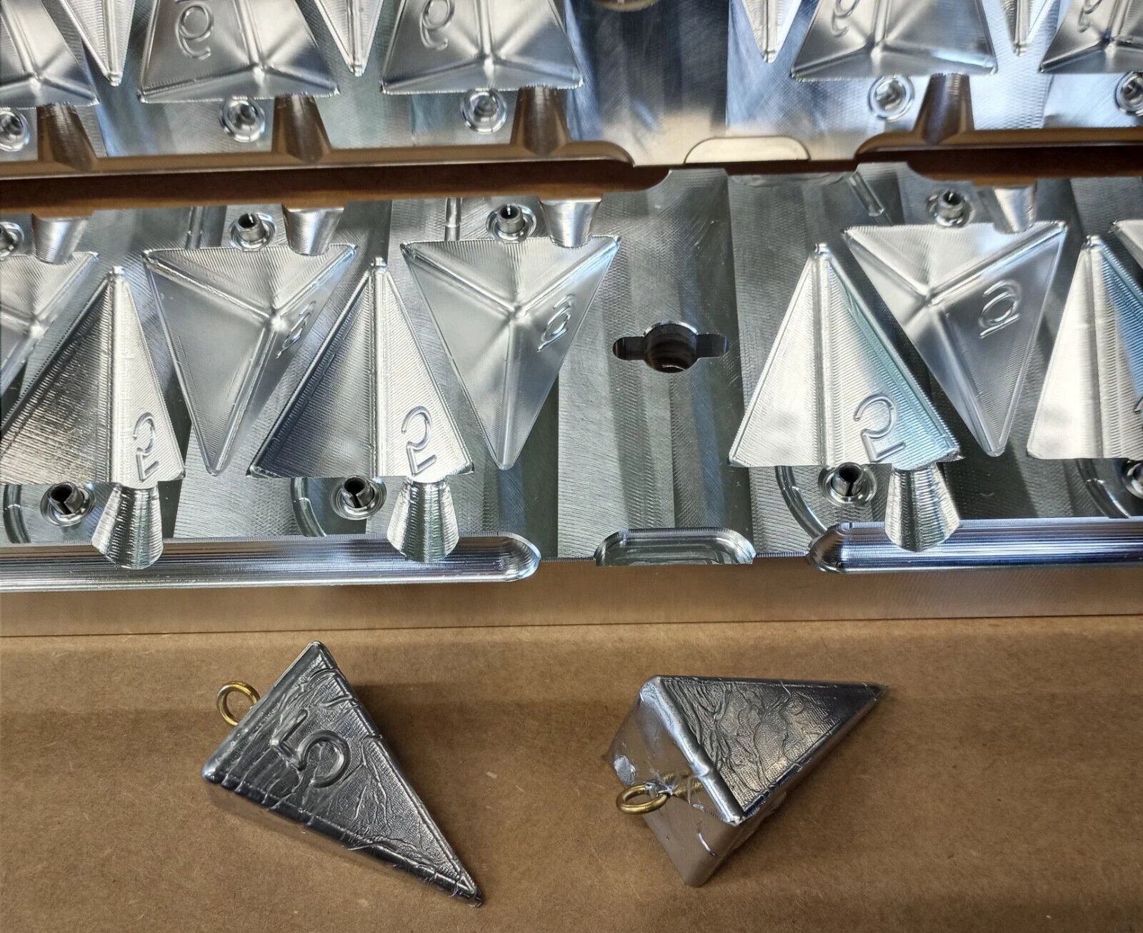 【GO OUT】★モールズ×オールドマウンテン MOLDS HANARIM 鋳造 Rock Hound 8 cavity jig Mold ( 4 cavity x 1 oz ) ( 4 cavity x 1.25